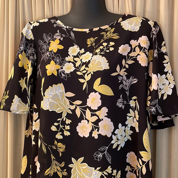LOFT Floral Blouse - Picture 2 of 9